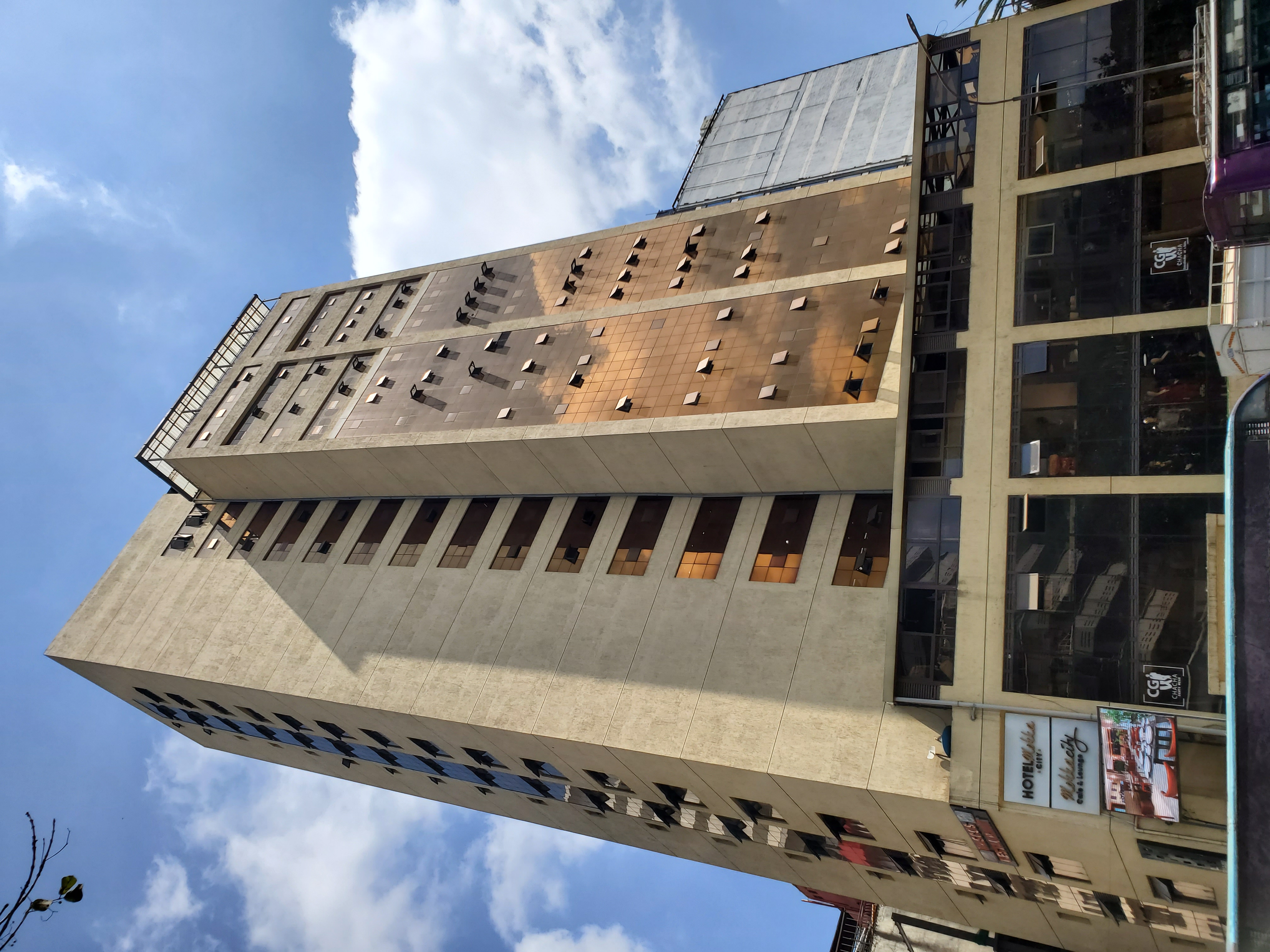 HH Plaza - Image 3
