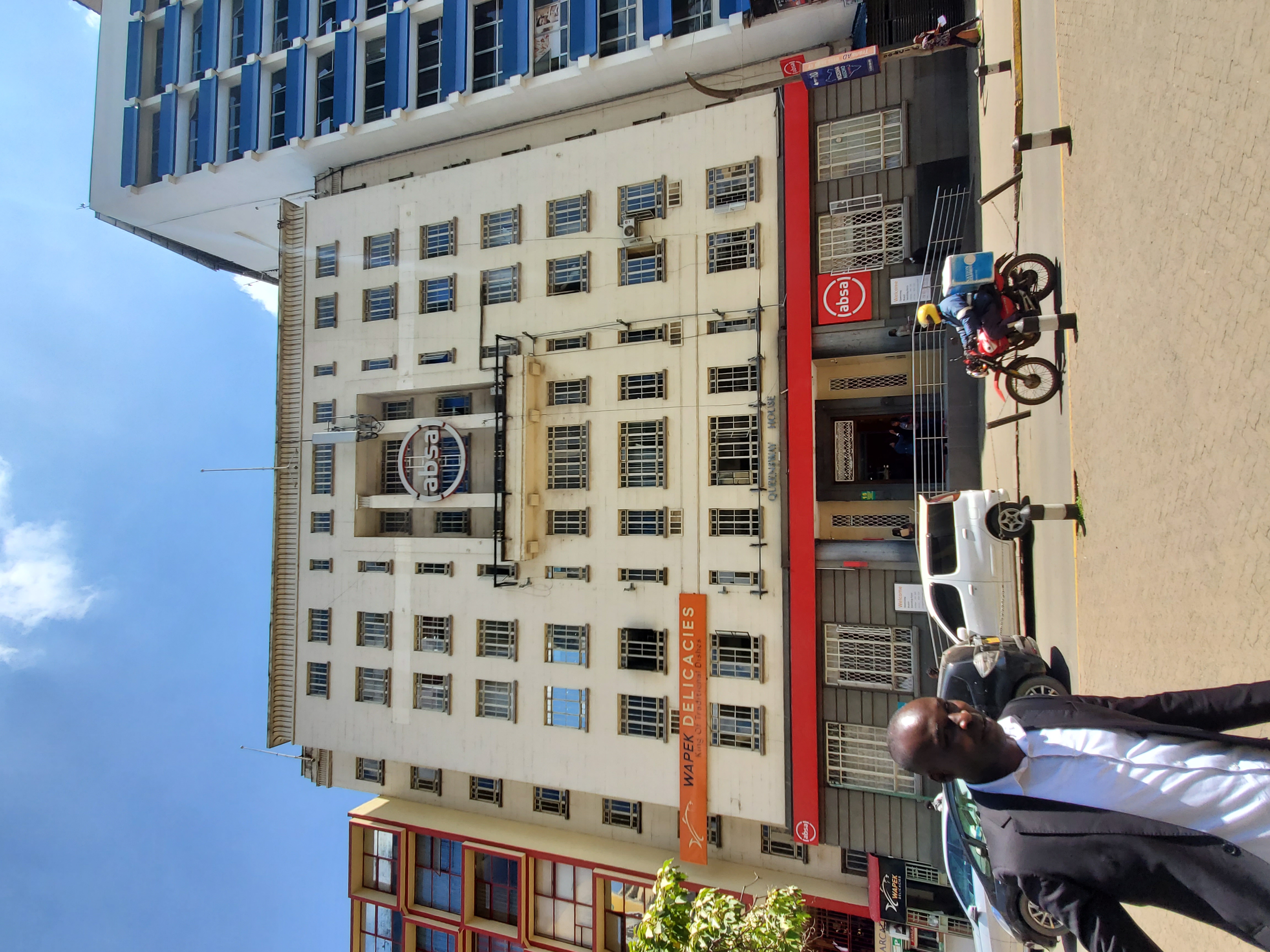 QUEENSWAY HOUSE - Image 3