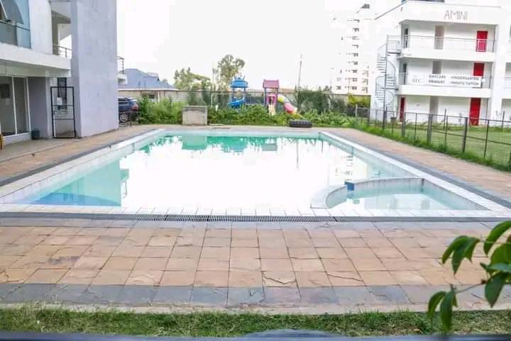 Racecourse Garden Apartments - Image 6
